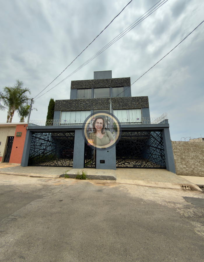 Casa à Venda – Bairro: São Cristóvão